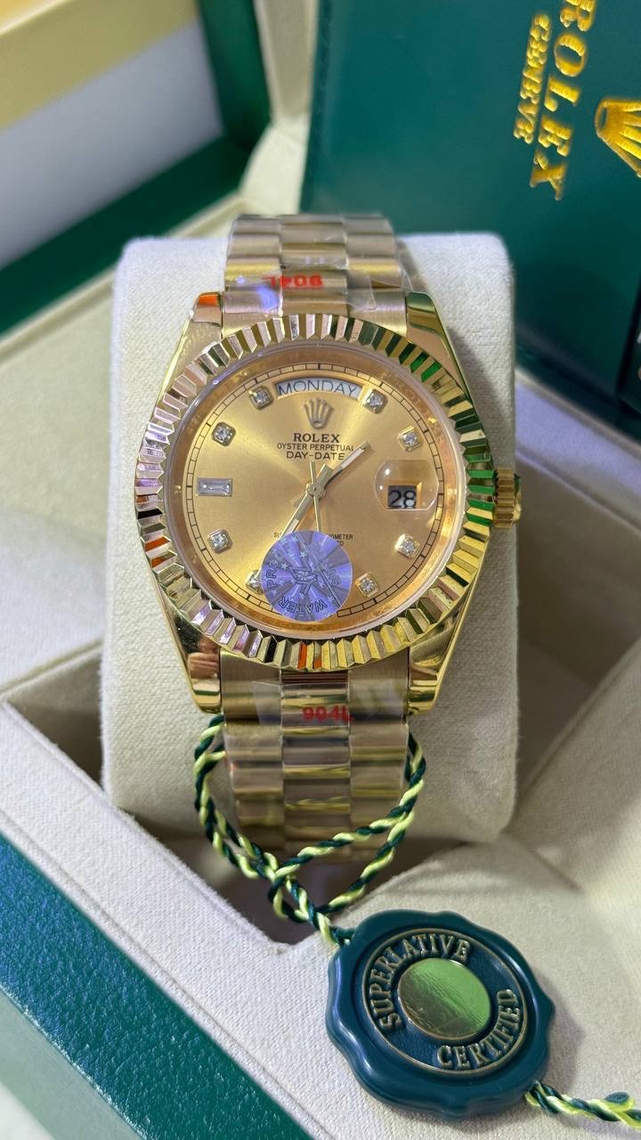 ROLEX
Day-Date Automatic Chronometer Diamond