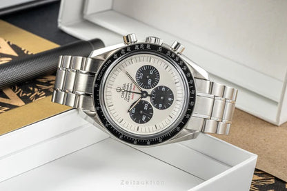 OMEGA Speedmaster Moonwatch